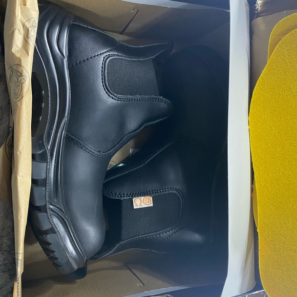 Steel toe boots - Picture 3 of 5